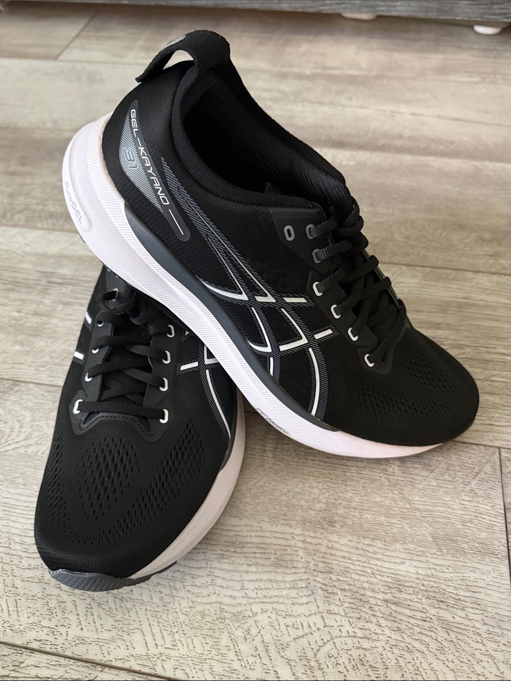 ASICS Gel-Kayano 31 Men’s 11.5 Wide 2E Black White Running Shoes New